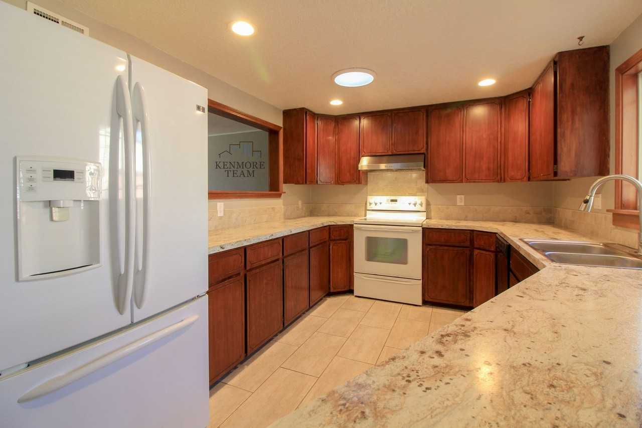 1022 Cedar Ave - Photo 3 of 16