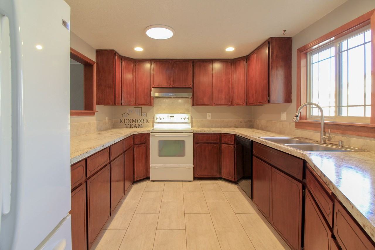1022 Cedar Ave - Photo 4 of 16