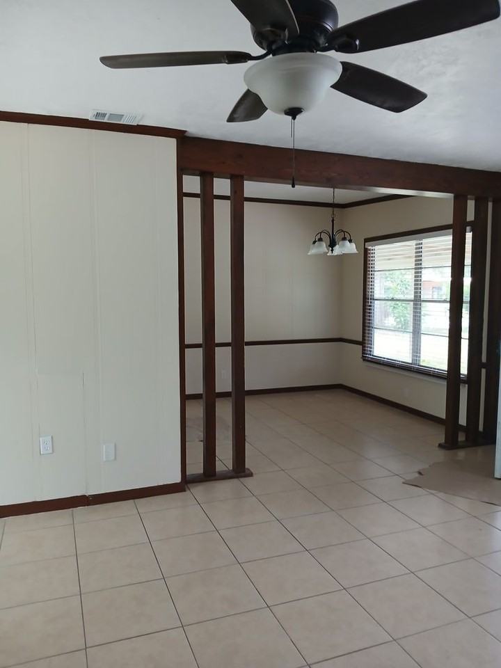 321 E 6th St - Photo 2 of 10