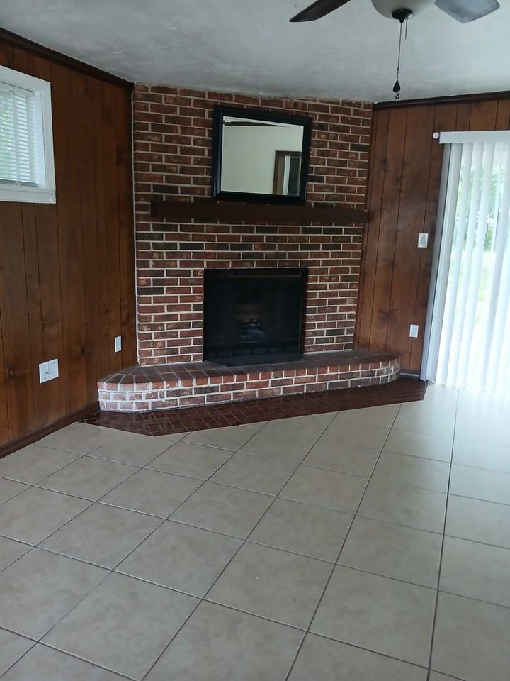 321 E 6th St - Photo 3 of 10