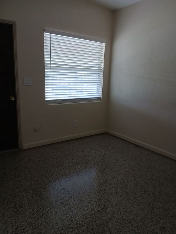 321 E 6th St - Photo 6 of 10