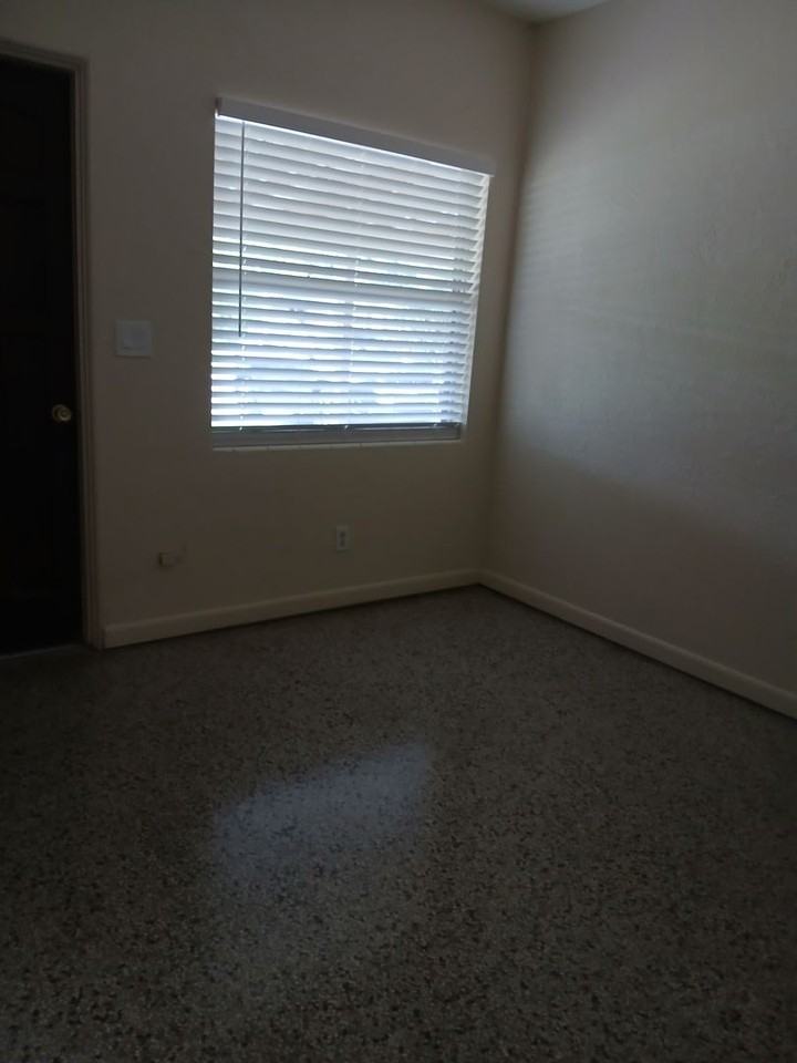321 E 6th St - Photo 7 of 10