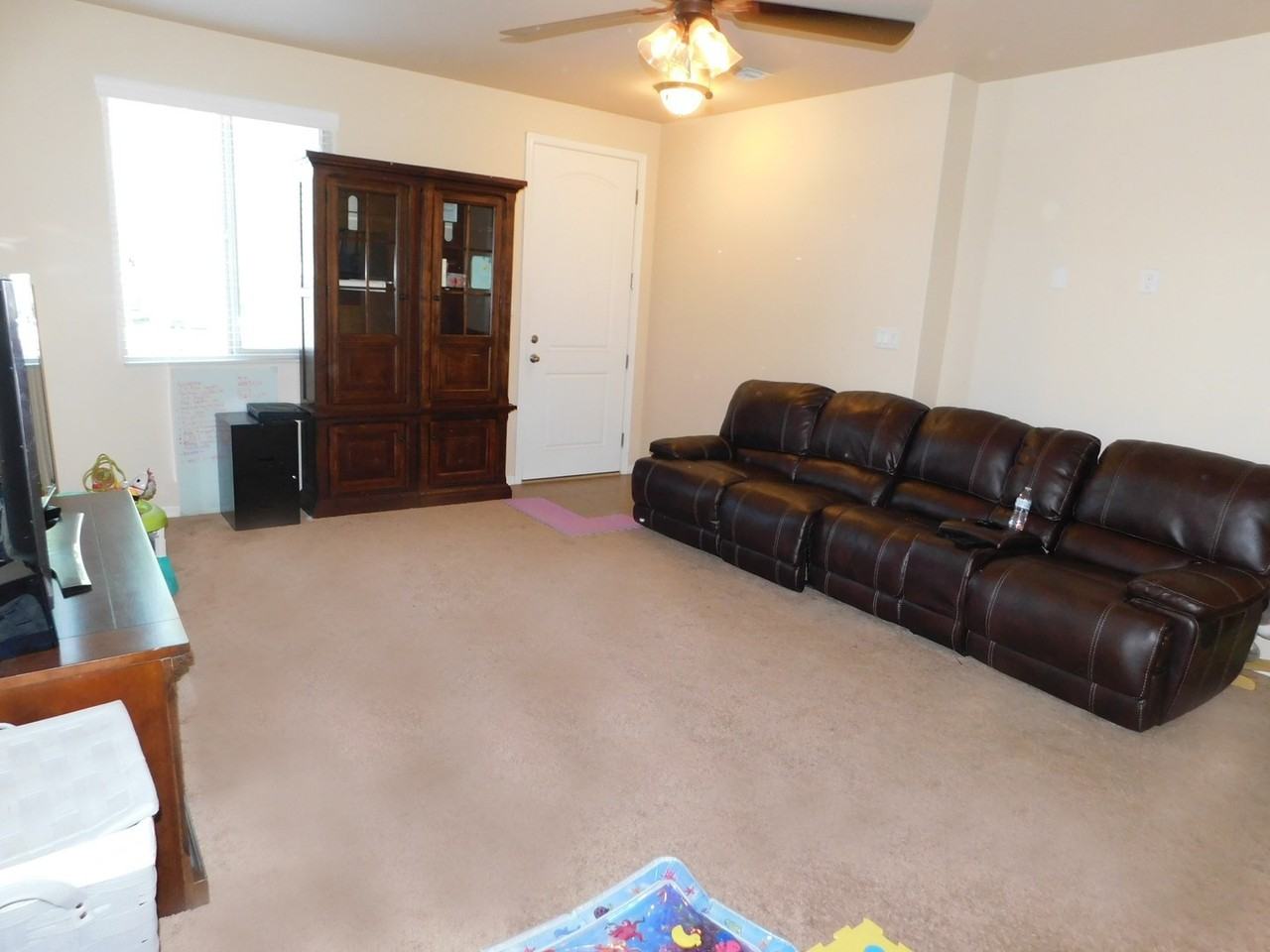 6662 E 35th St - Photo 3 of 23