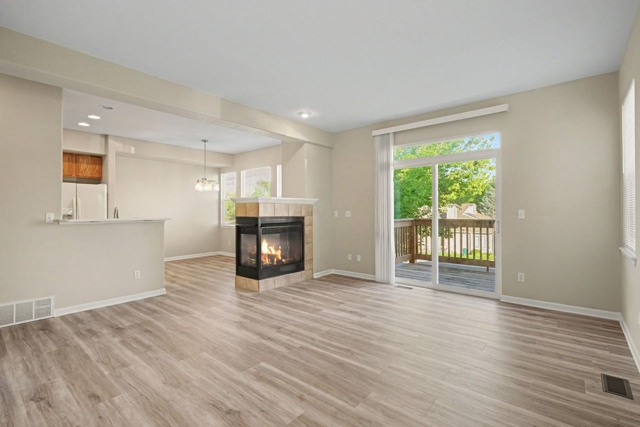3624 Venice Grv - Photo 3 of 23