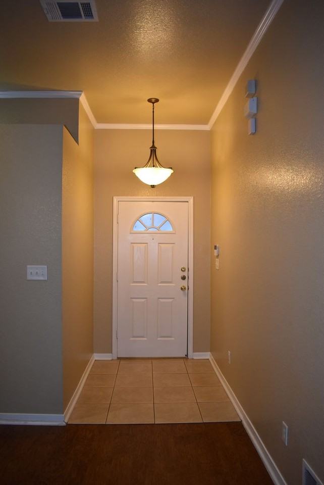 4602 Mildred Ave - Photo 2 of 32