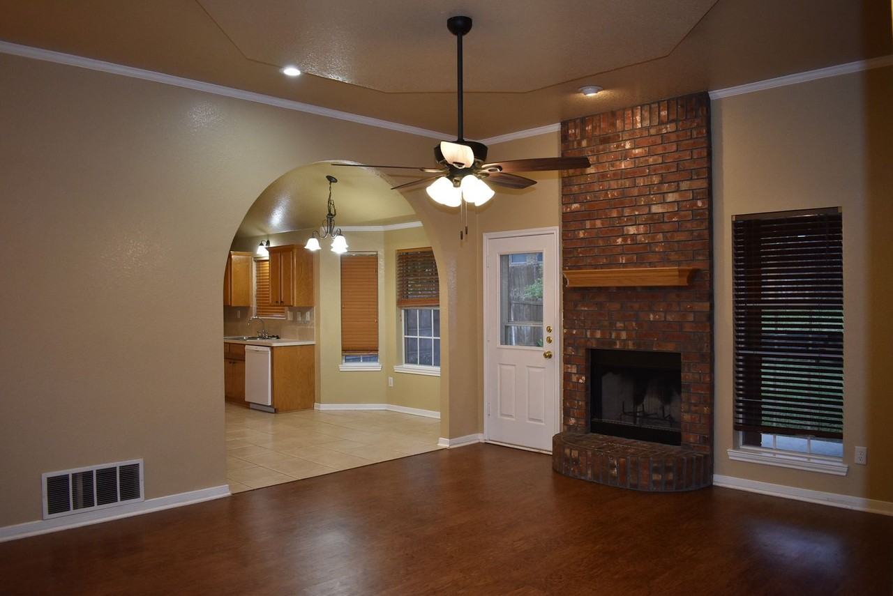 4602 Mildred Ave - Photo 6 of 32
