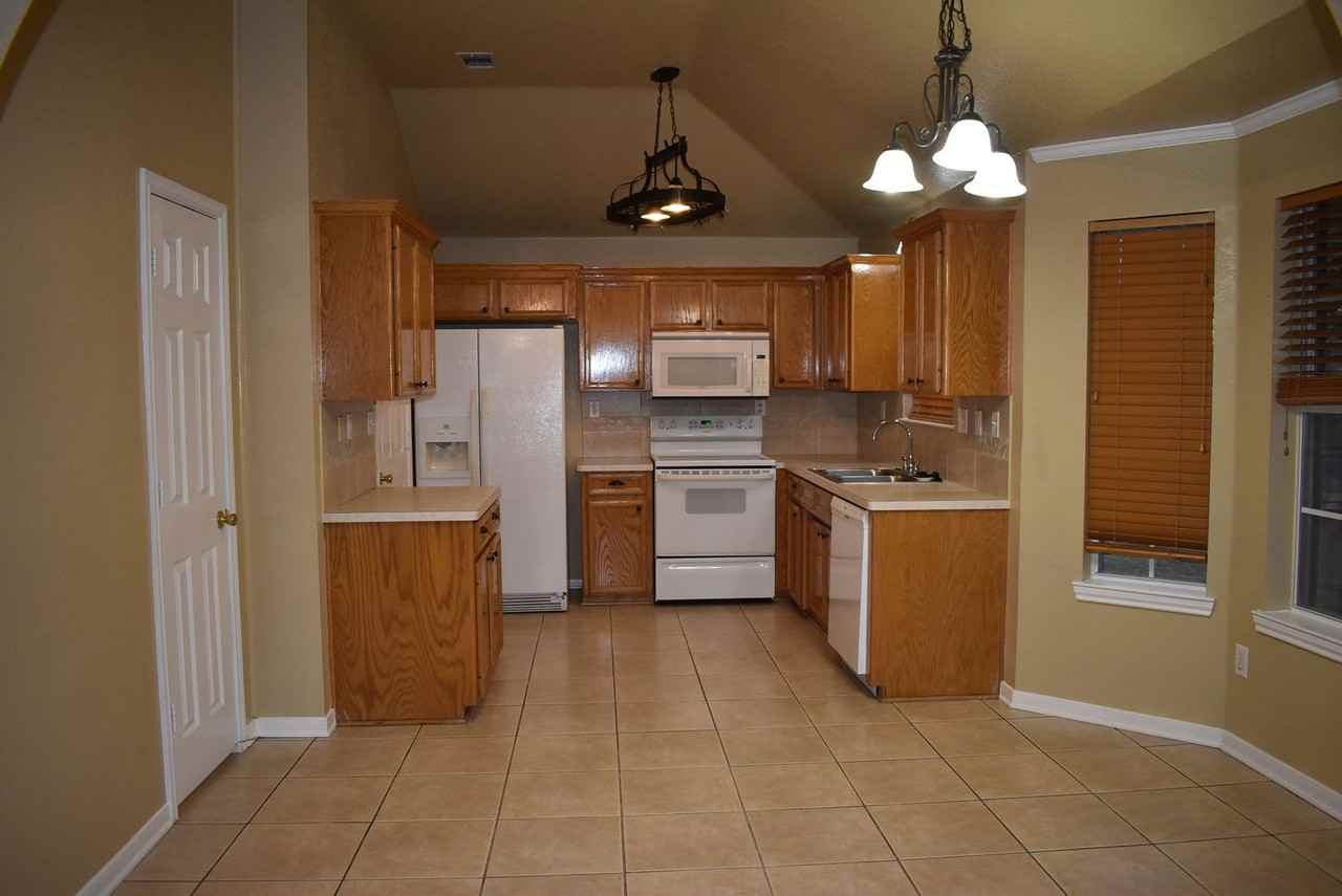 4602 Mildred Ave - Photo 7 of 32