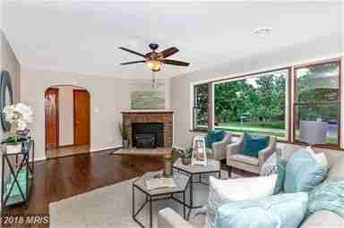 7541 Old National Pike - Photo 5 of 18