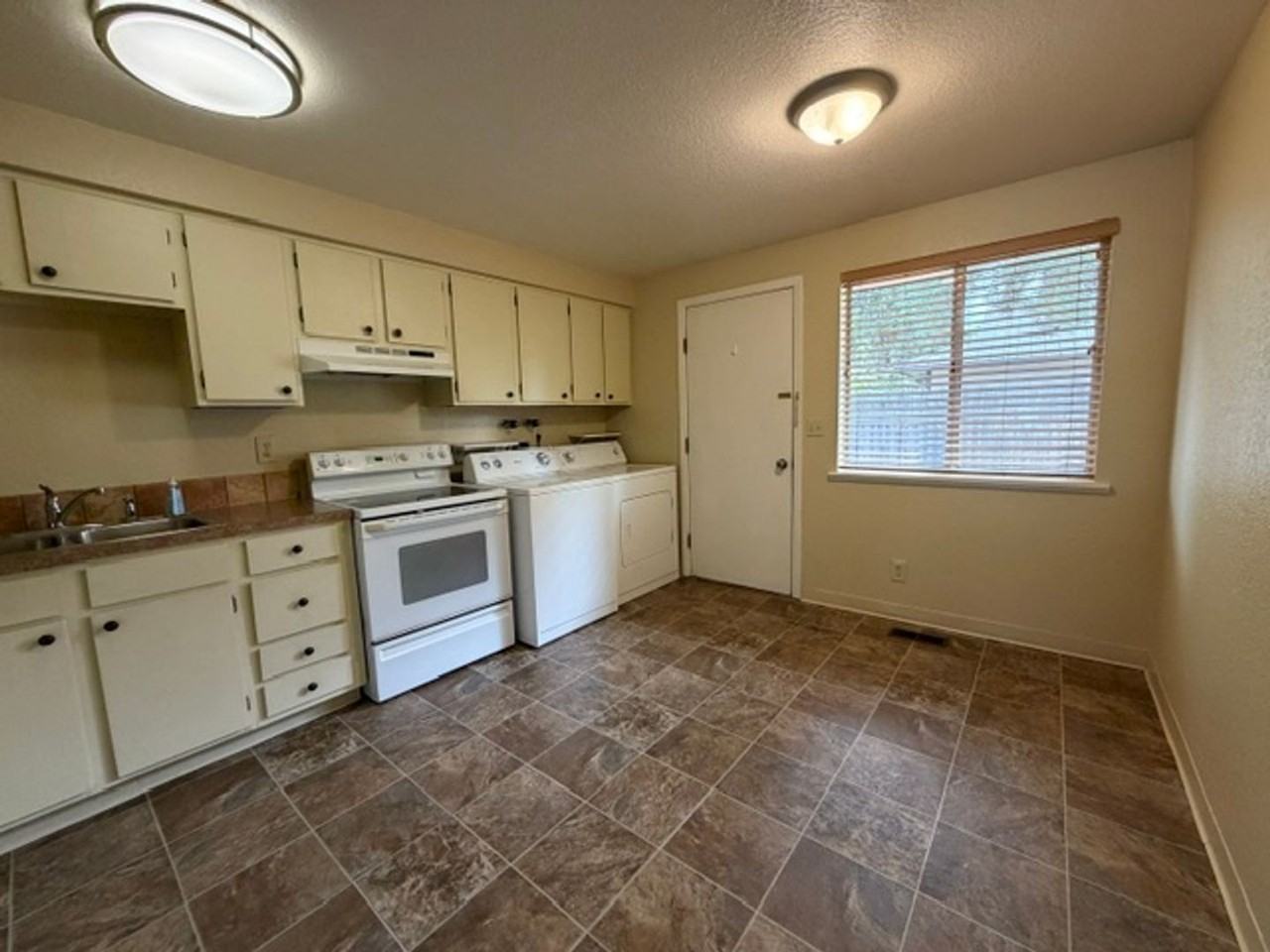 2048 S Division Ave - Photo 3 of 8