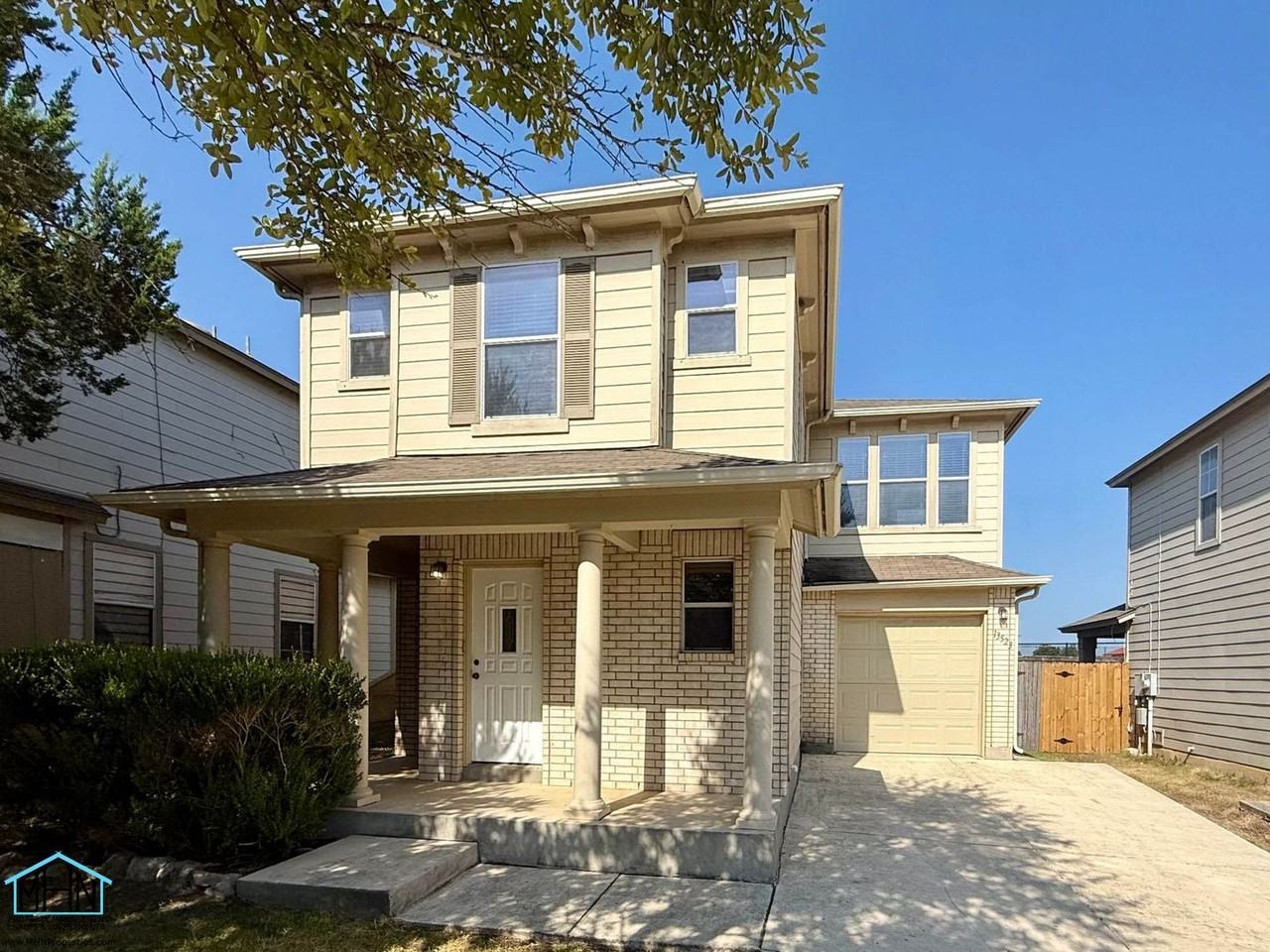 13523 Royal Wl - Photo 2 of 27