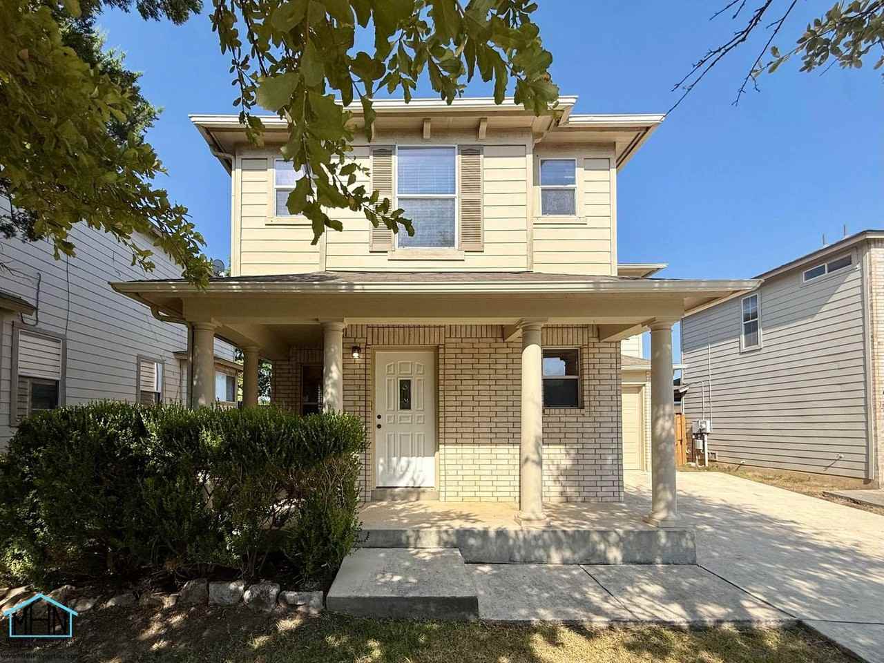 13523 Royal Wl - Photo 3 of 27