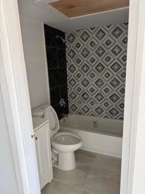 4141 Nw 26th St - Photo 5 of 8