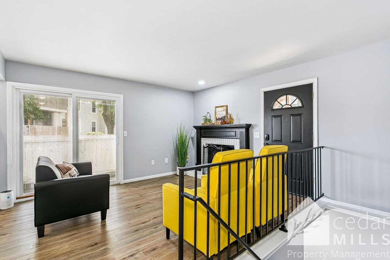 1717 S Cypress St #1112 - Photo 3 of 17