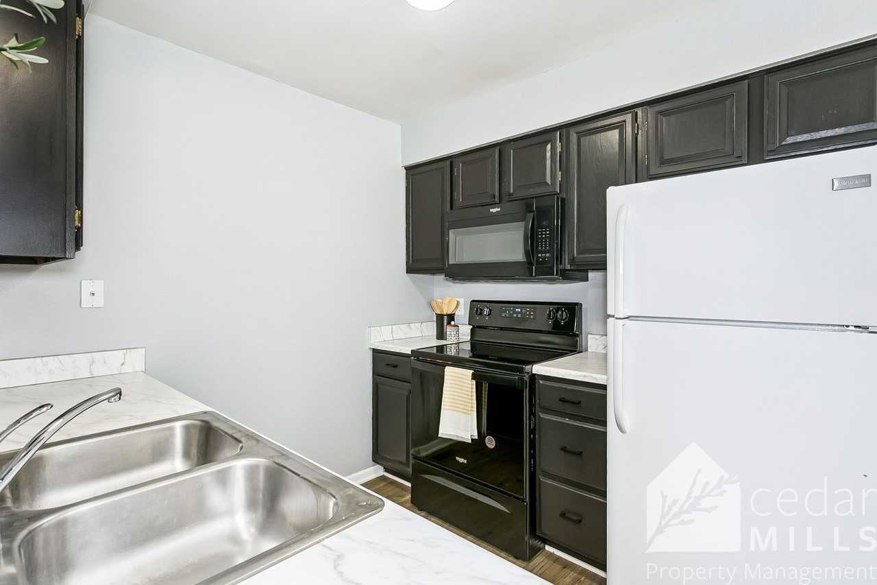 1717 S Cypress St #1112 - Photo 7 of 17