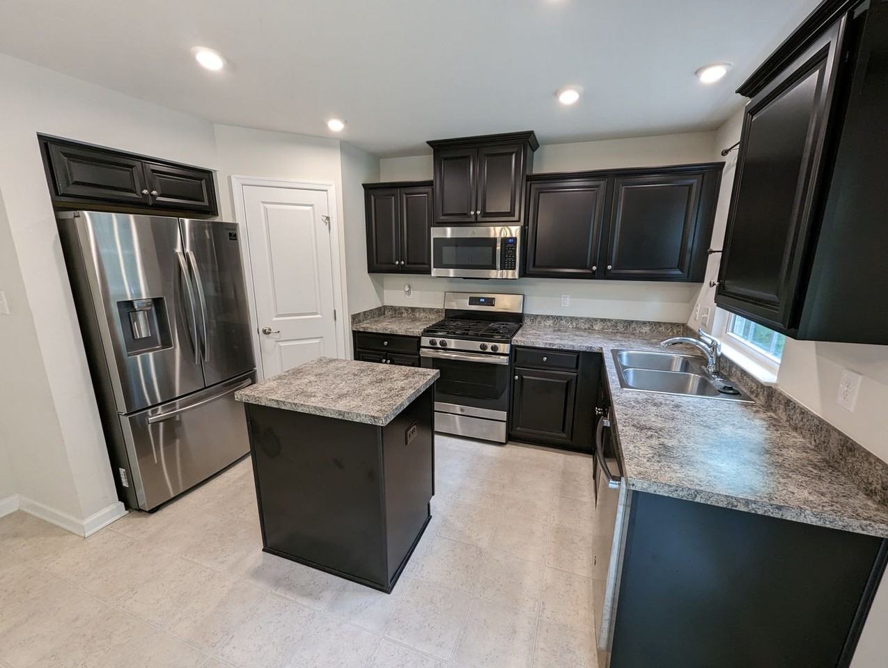 7933 Arbor Ponds Ter - Photo 6 of 17