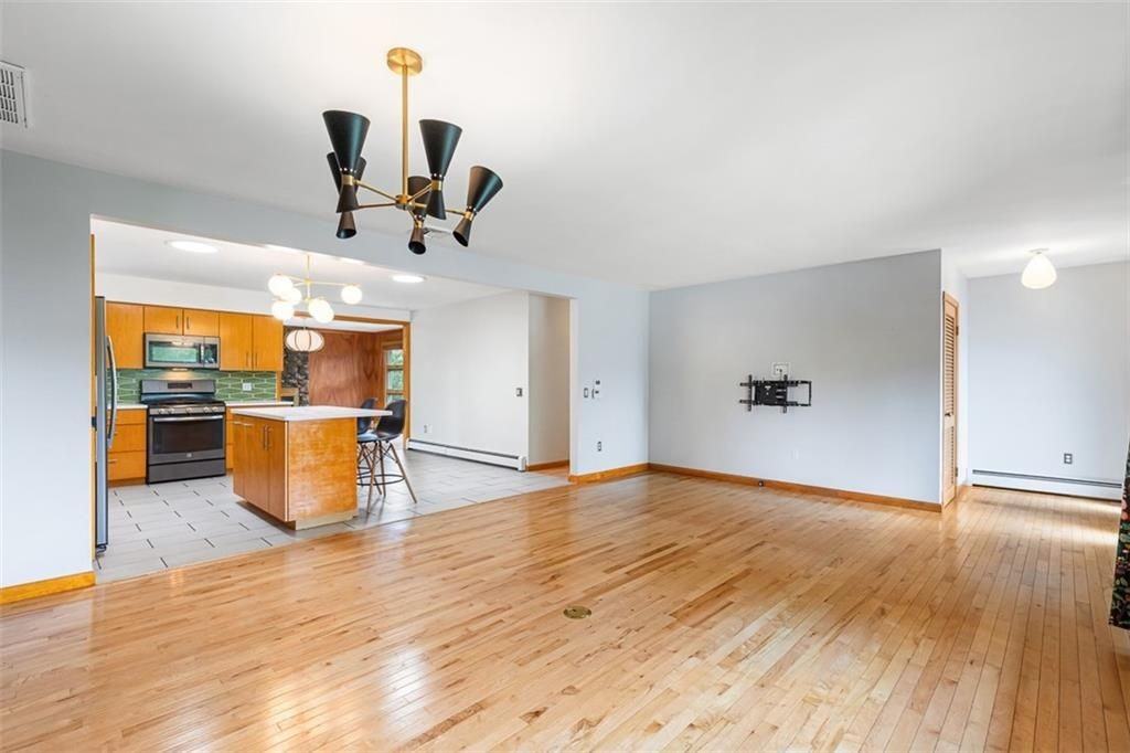 2 Wardlaw Ct - Photo 6 of 50