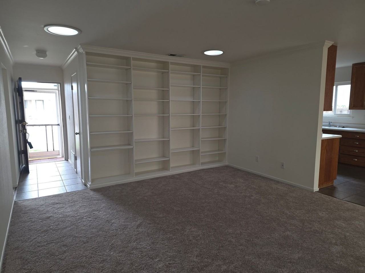 835 Cynthia Dr - Photo 3 of 19