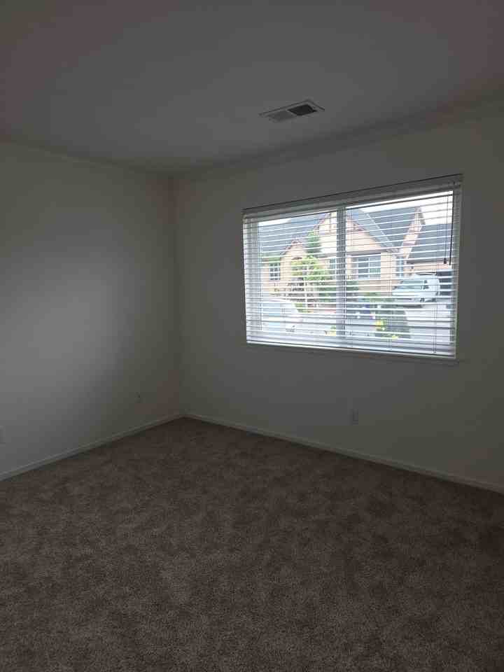 835 Cynthia Dr - Photo 7 of 19