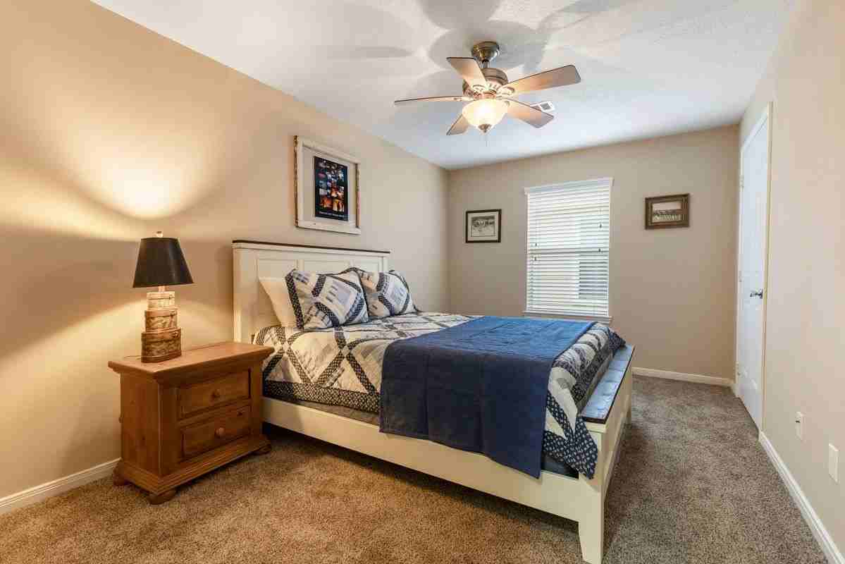 616 Foster St - Photo 6 of 12
