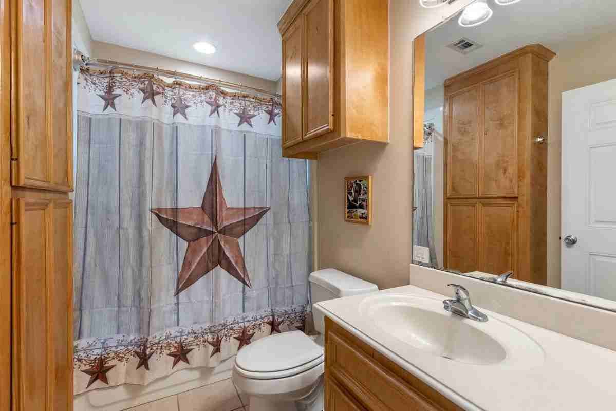616 Foster St - Photo 7 of 12