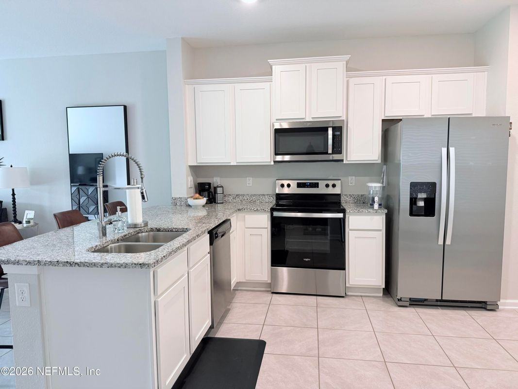 75 Pomona Way - Photo 2 of 10