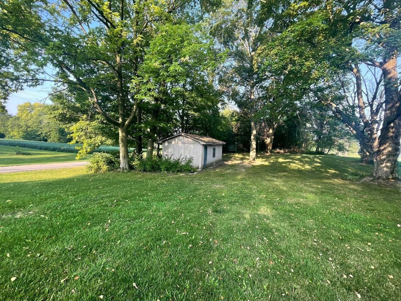 572 E Sycamore St - Photo 2 of 41