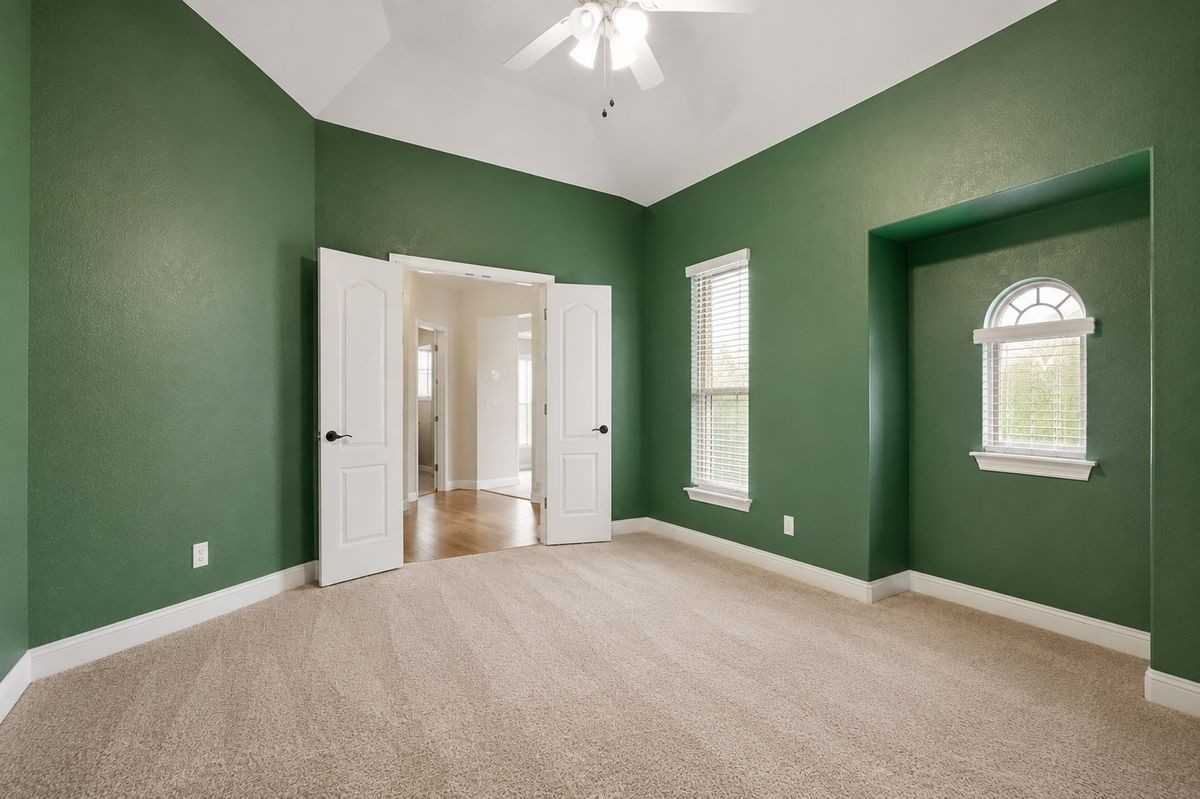 460 Country Meadows Blvd - Photo 6 of 48