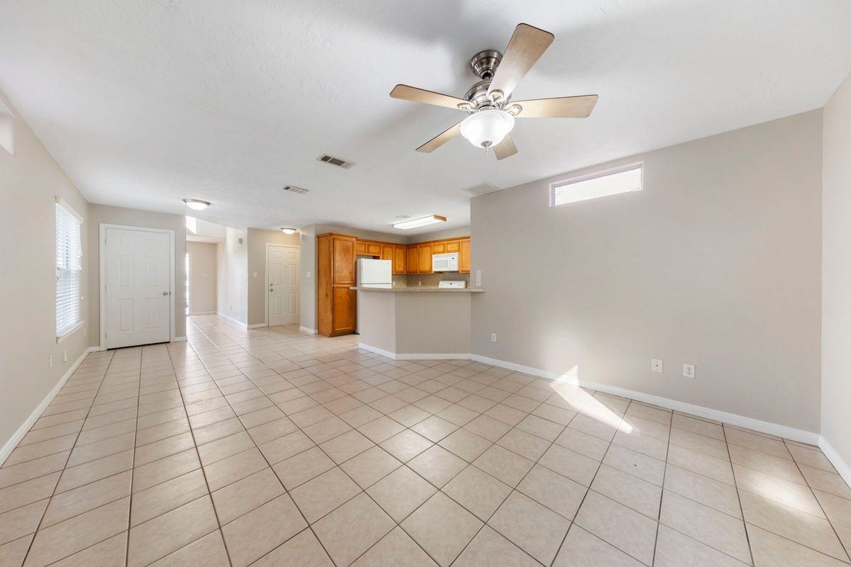 614 Foster St - Photo 5 of 14