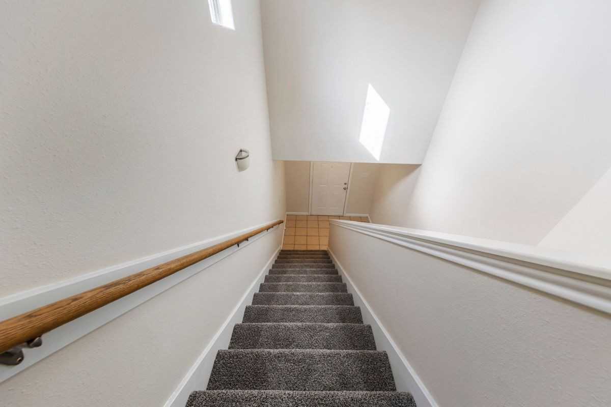 614 Foster St - Photo 7 of 14