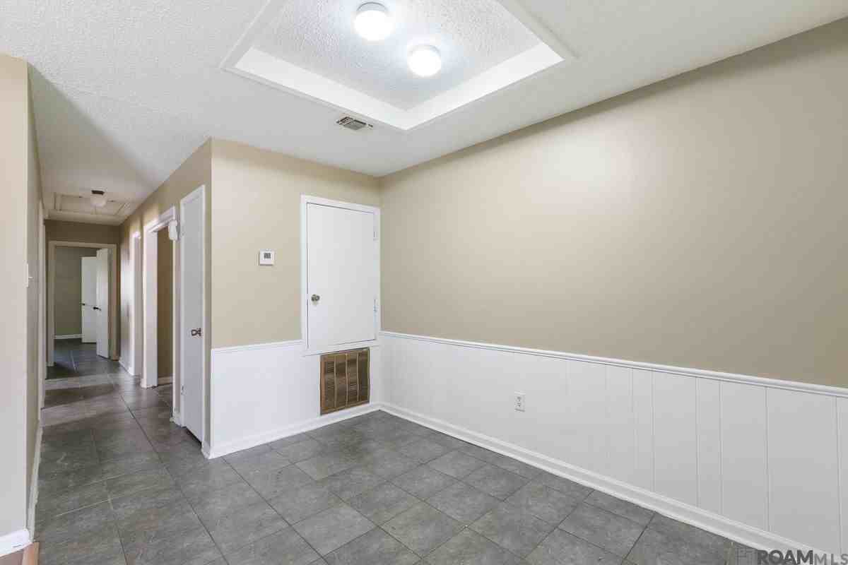 8195 Jefferson Park Dr - Photo 6 of 12