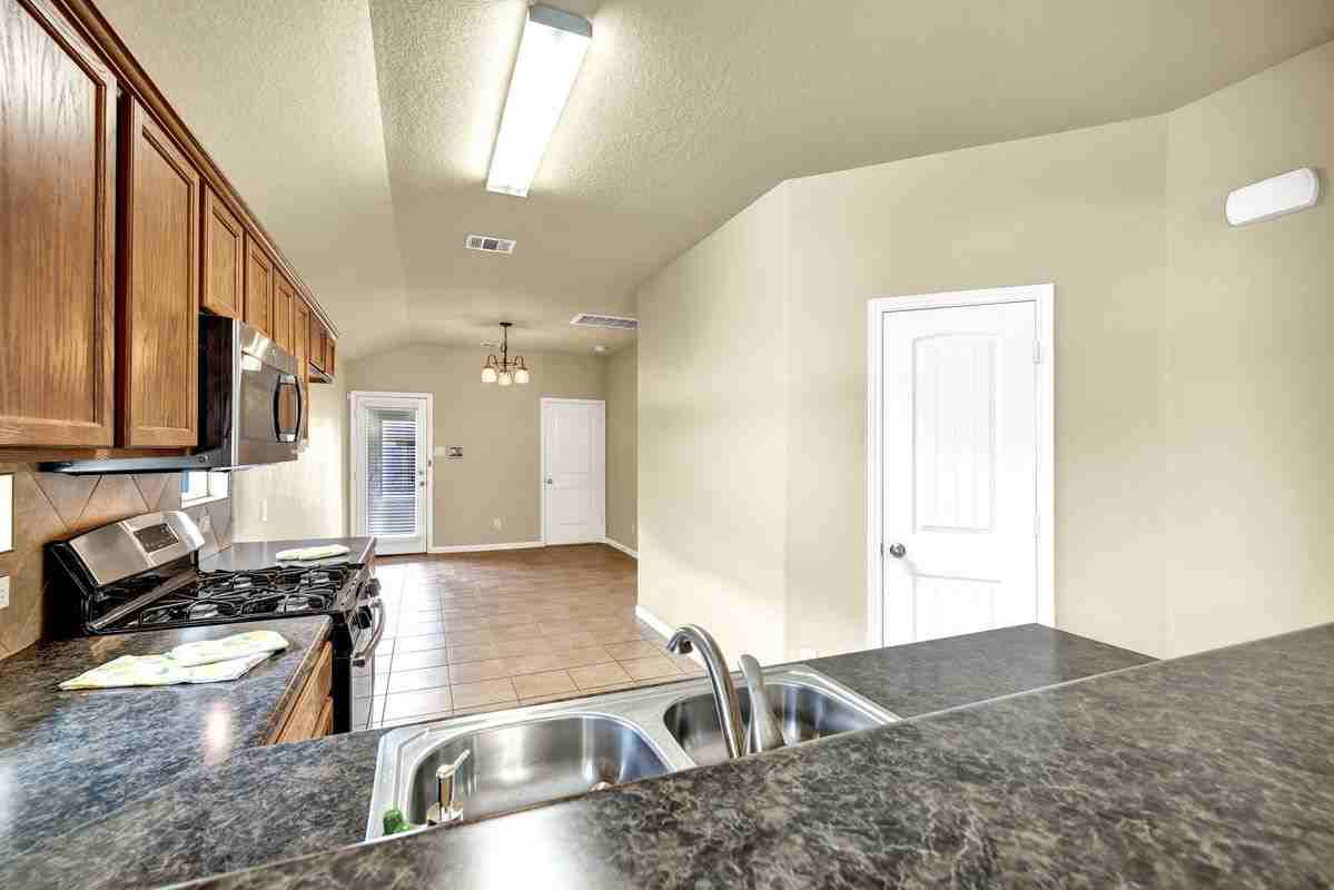 1048 Lilac Wind - Photo 5 of 23