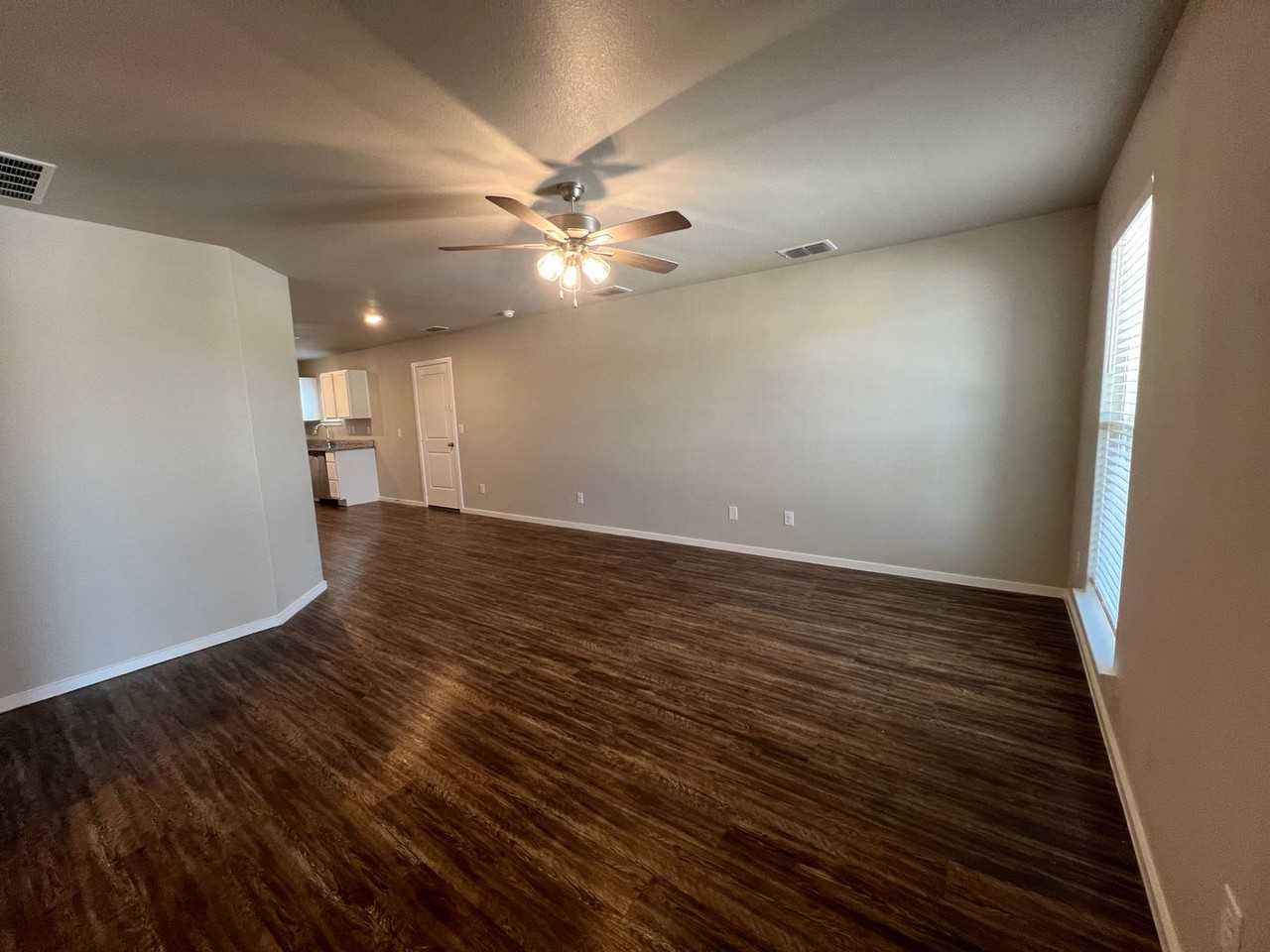 3405 Tiffin Ave - Photo 3 of 21