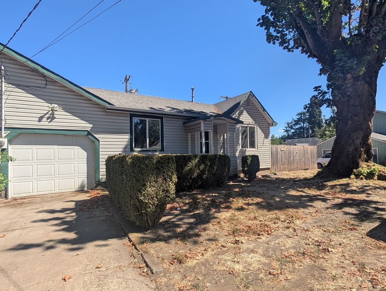649 Water St - Photo 2 of 18