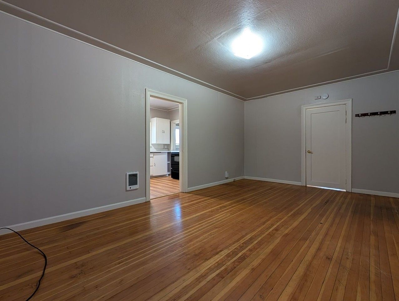 649 Water St - Photo 4 of 18