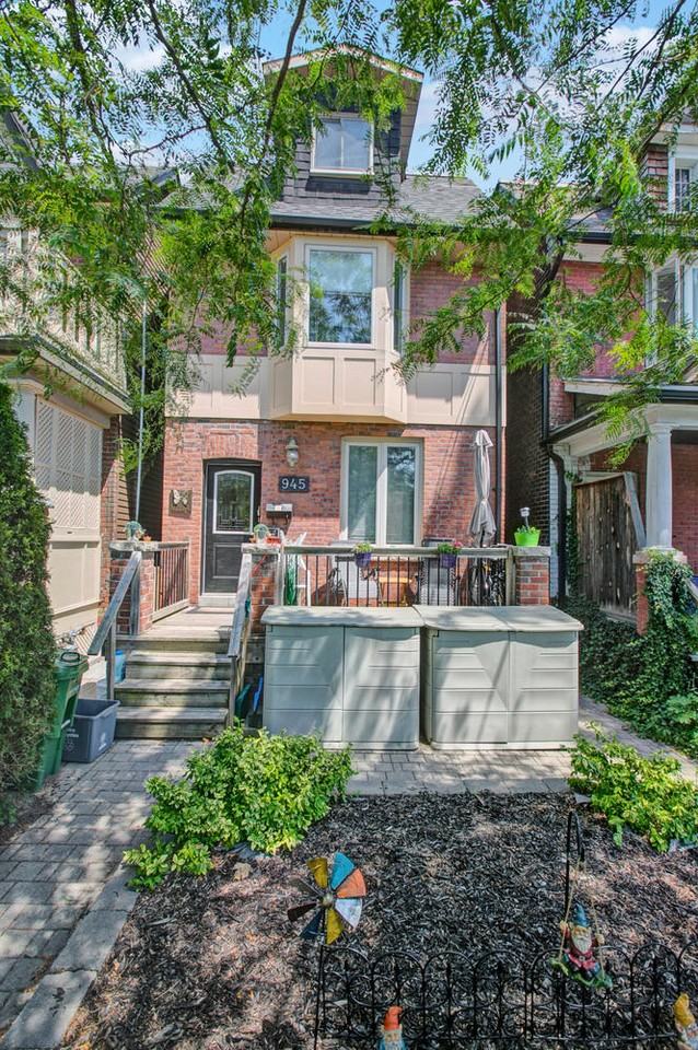 945 Logan Ave - Photo 3 of 10