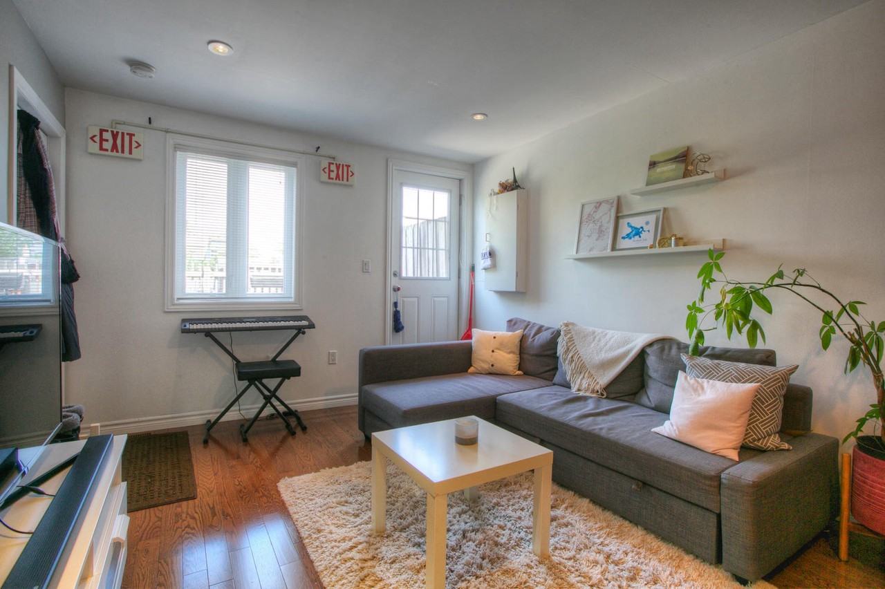 945 Logan Ave - Photo 7 of 10