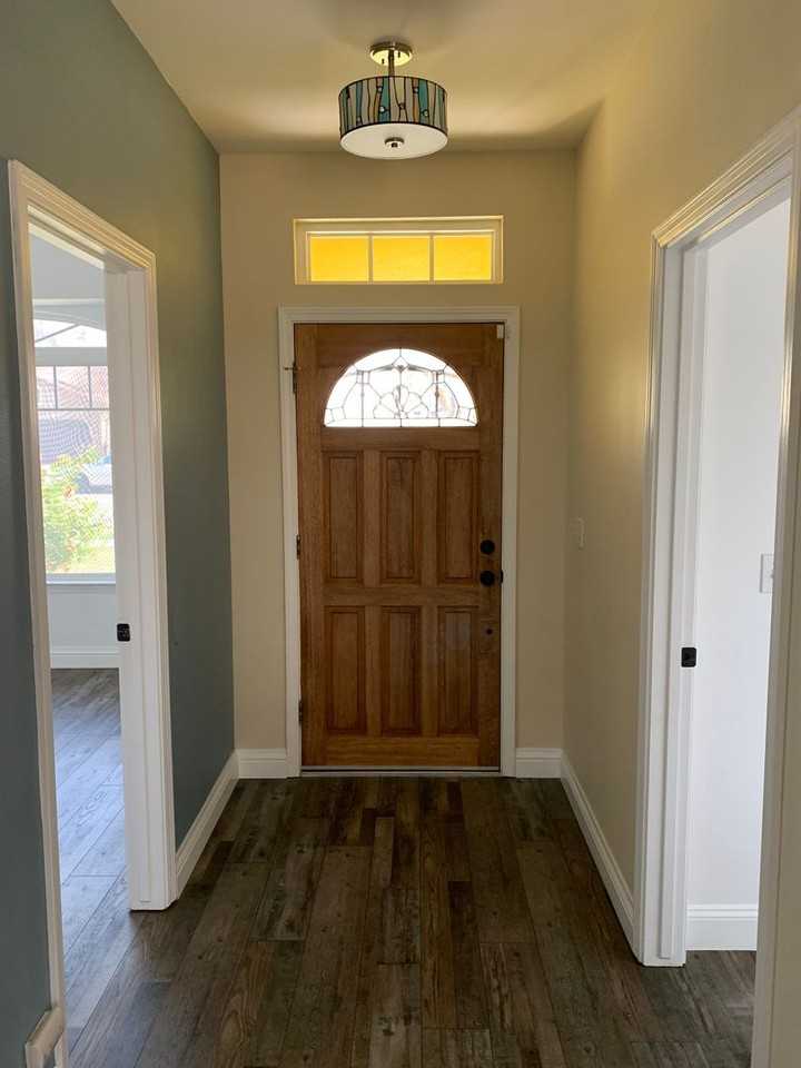 1259 Mission Dr - Photo 4 of 24