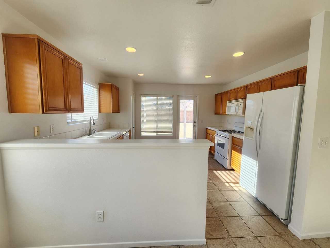 71669 Sun Valley Dr - Photo 4 of 16
