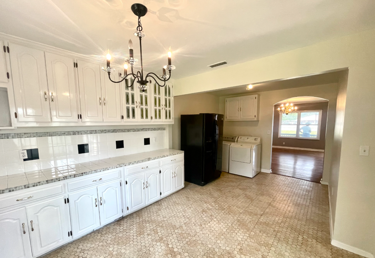 1108 Highway Dr - Photo 2 of 6