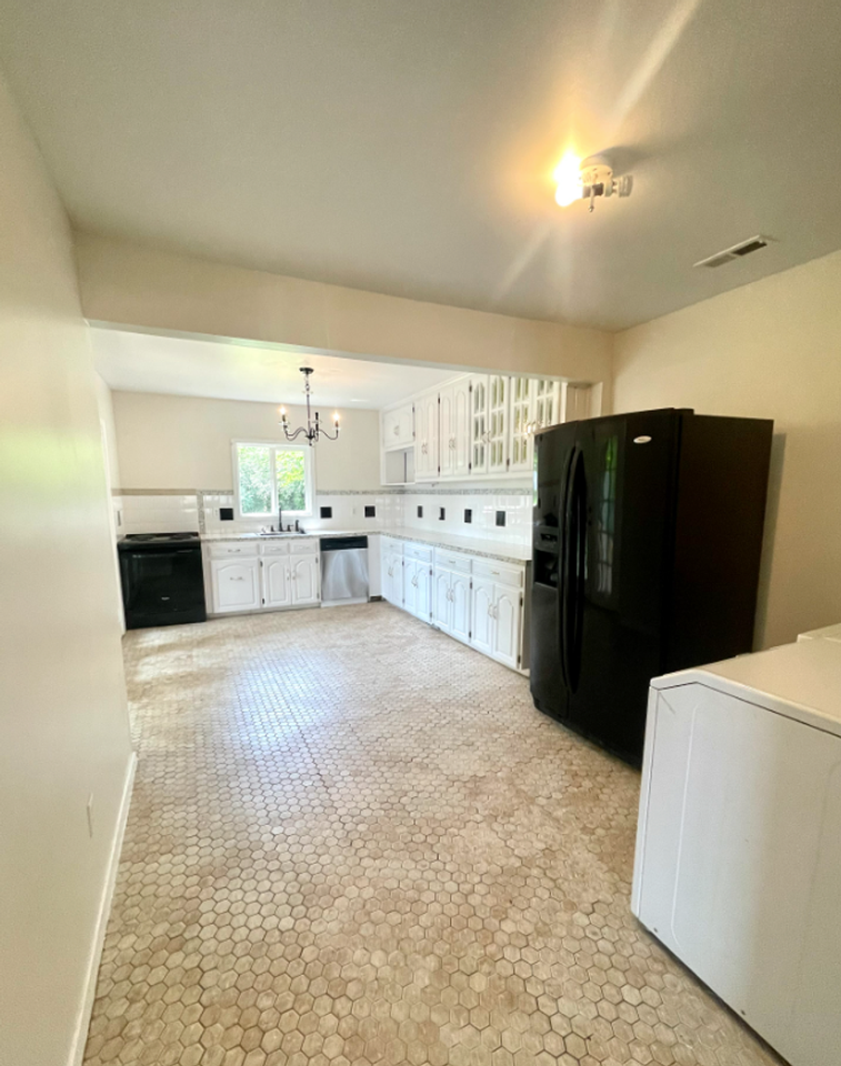 1108 Highway Dr - Photo 4 of 6