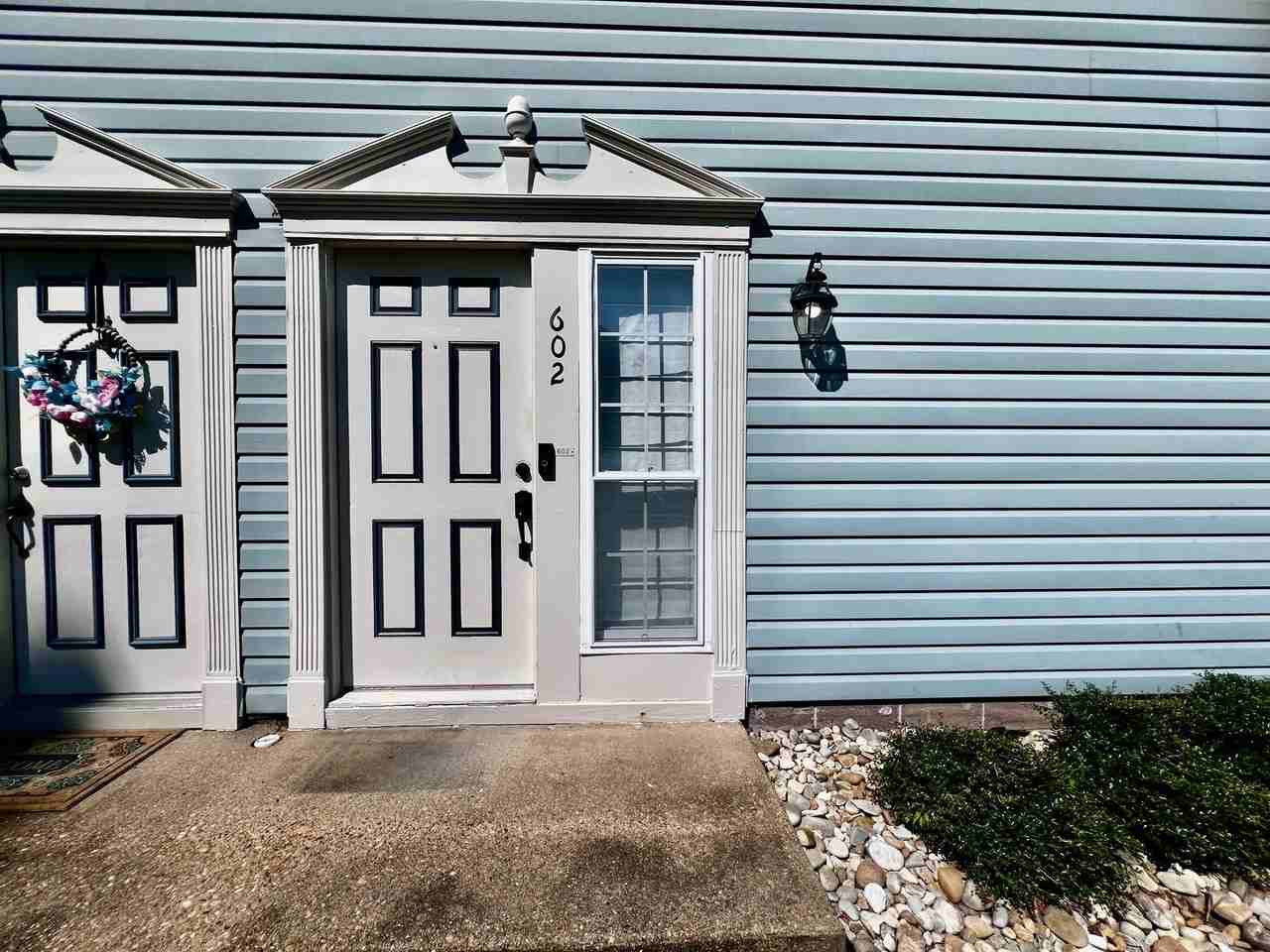 602 Barwick Ct - Photo 3 of 28