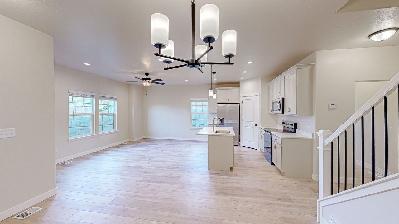 368 W 2210 S - Photo 5 of 21
