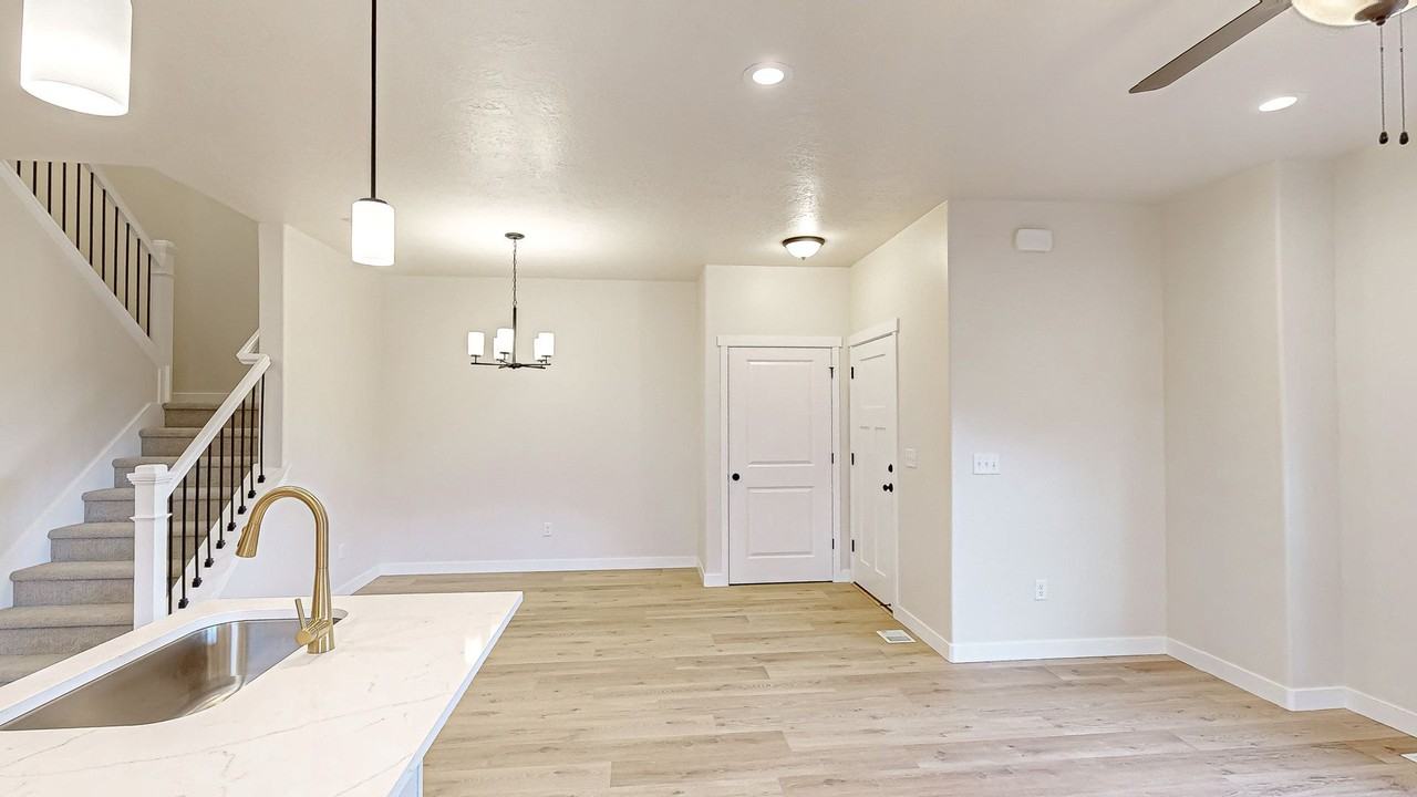 368 W 2210 S - Photo 6 of 21