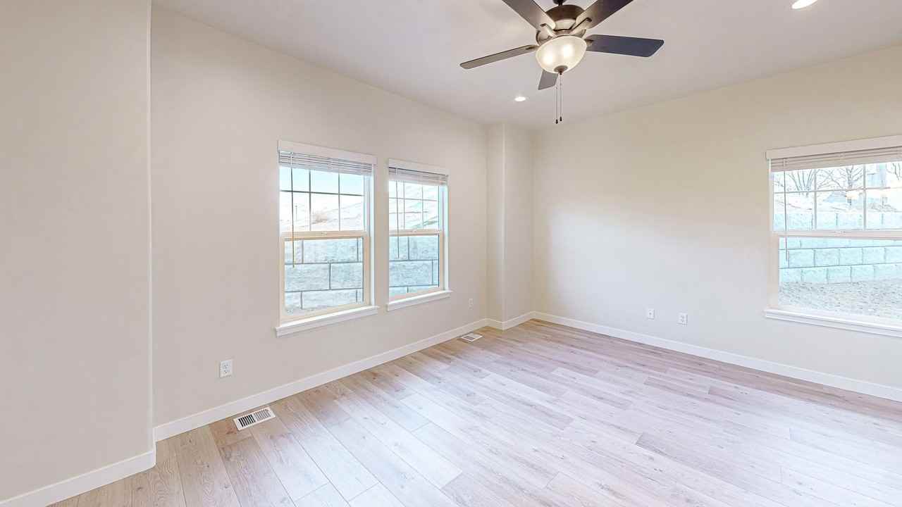 368 W 2210 S - Photo 7 of 21