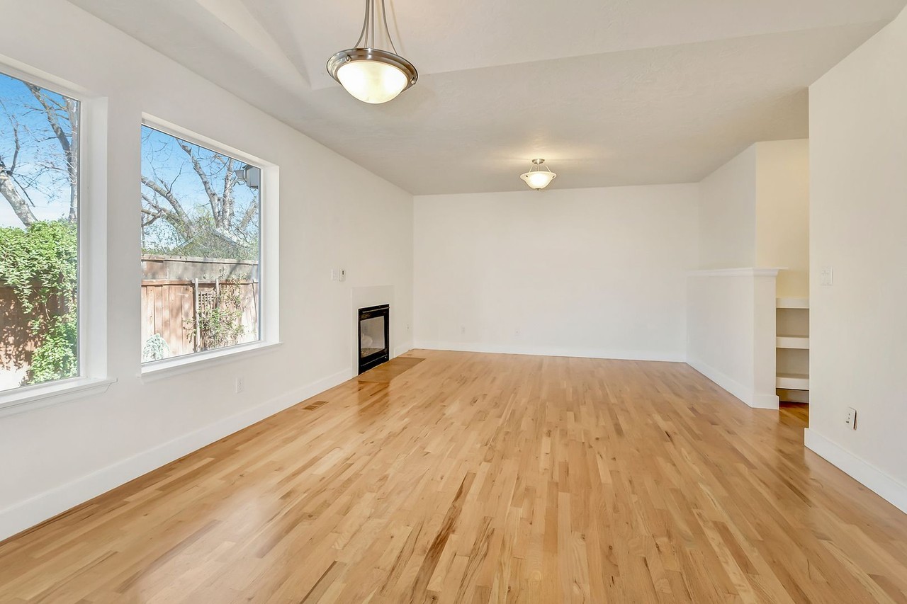 4552 W Kendall St - Photo 2 of 11