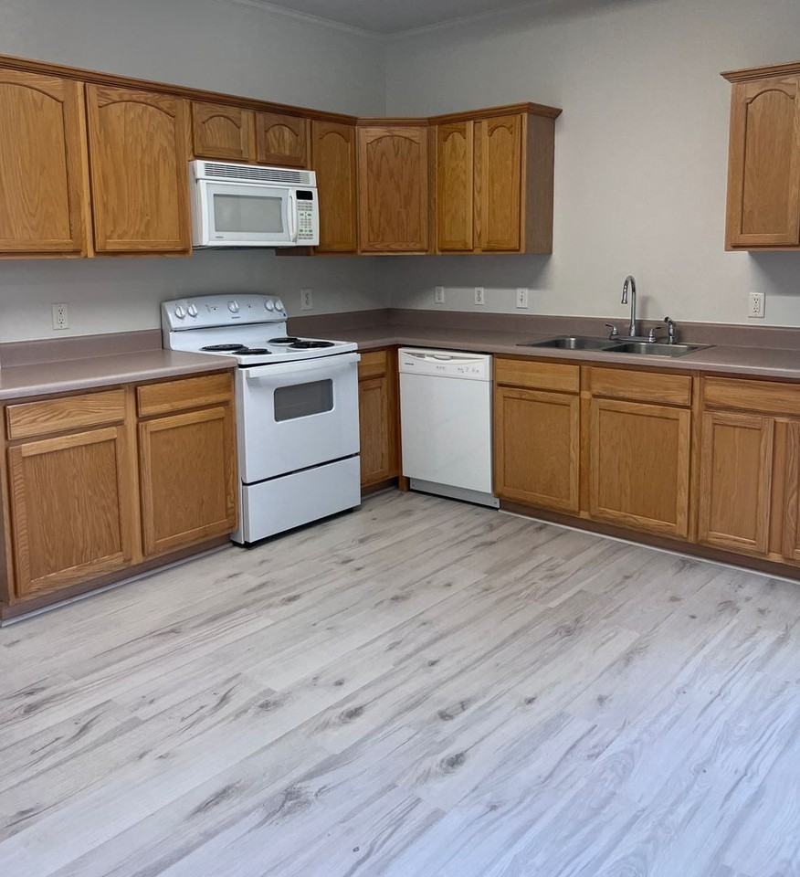 35 Spicewood Rd - Photo 3 of 15