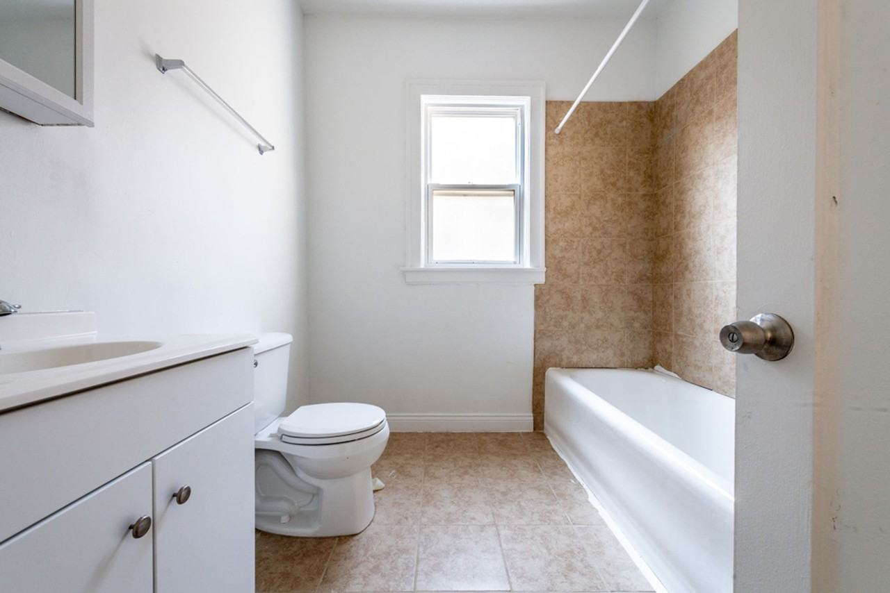 8227 S Marshfield - Photo 2 of 4