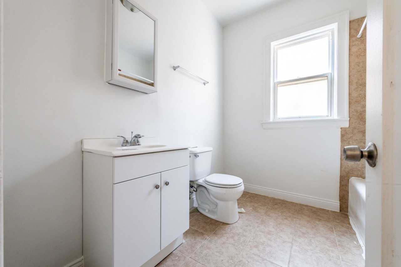 8227 S Marshfield - Photo 3 of 4