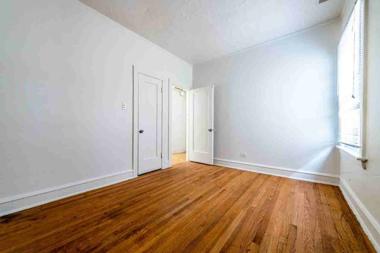8227 S Marshfield - Photo 4 of 4