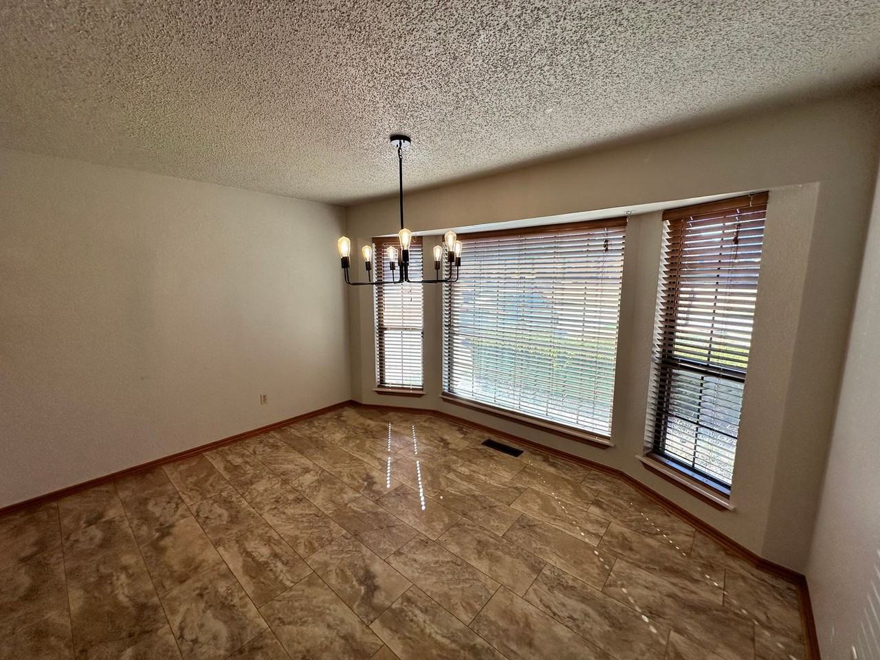 1907 E Ensey Ter - Photo 4 of 19